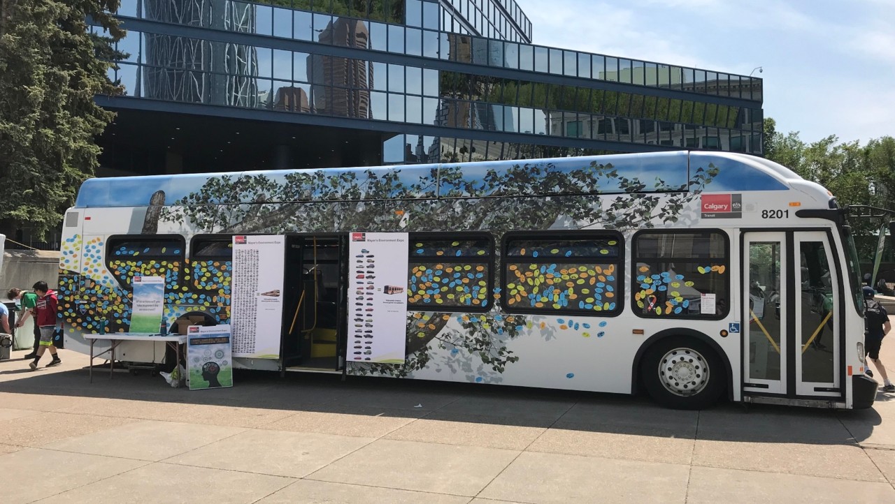 bus with stats