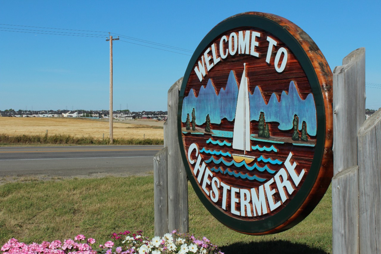 welcome to chestermere sign